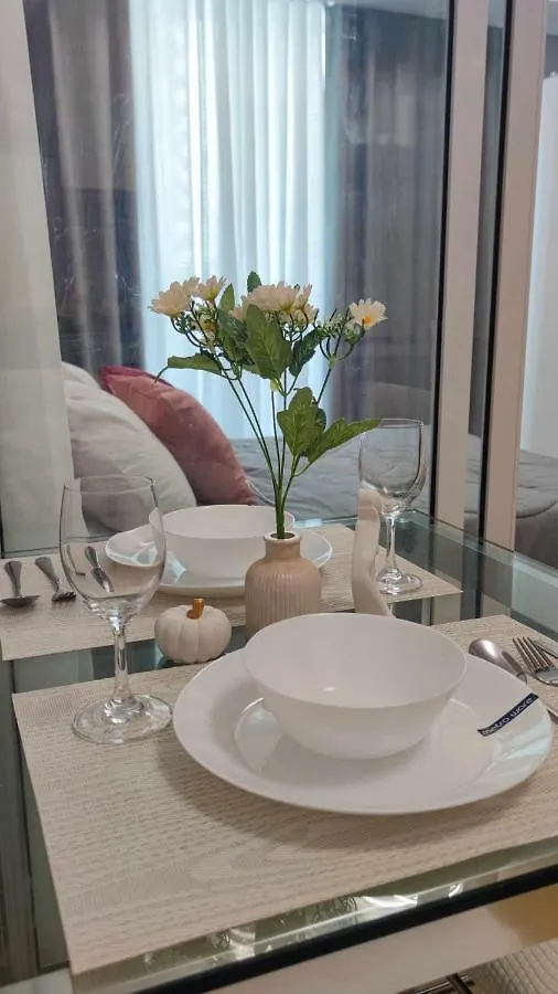 Beach View Balcony In Azure Urban Resort Residences Manila Apartment